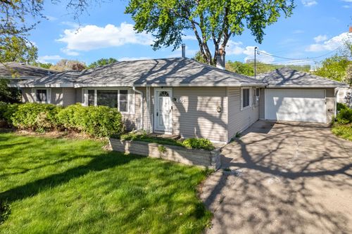 407 Hiawatha Boulevard, Winona, MN, 55987 | Card Image