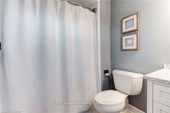 1374 Cobbler Lane, House other with 4 bedrooms, 3 bathrooms and 4 parking in Oakville ON | Image 17