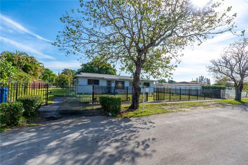 17715 Nw 55th Ave, Miami Gardens, FL, 33055-3523 | Card Image
