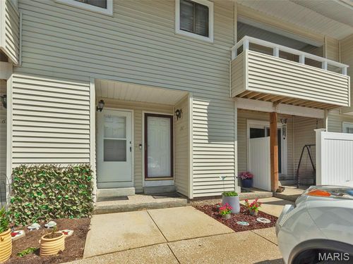 e-657 Summer Winds Lane, St Peters, MO, 63376 | Card Image