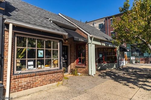 18 Main St, Clinton, NJ, 08809-1328 | Card Image