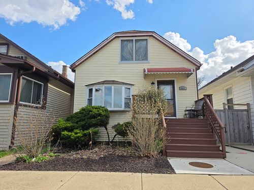 5411 W Warwick Ave, Chicago, IL, 60641-3228 | Card Image