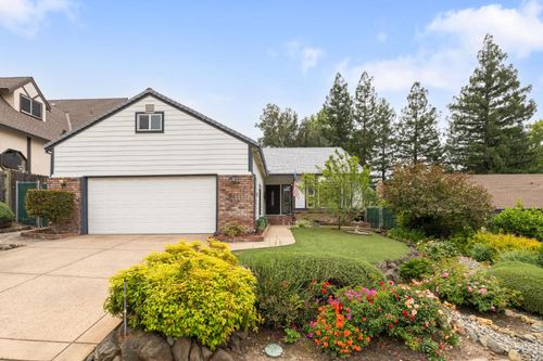 7118 Murdock Way, Carmichael, CA, 95608-2515 | Card Image