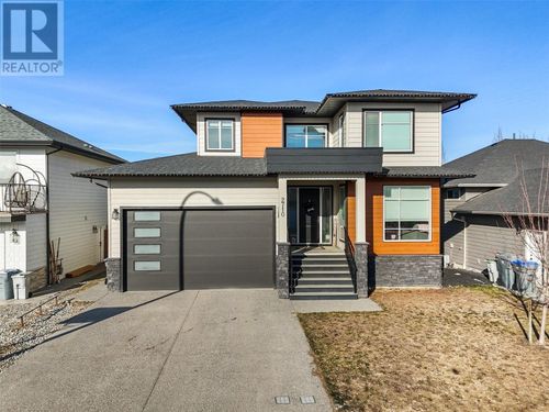 2710 Beachmount Cres, Kamloops, BC, V2B0E6 | Card Image