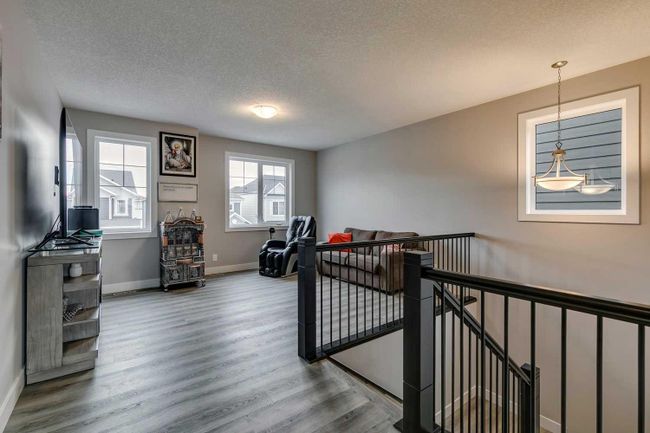 350 Yorkville Road Sw, Home with 4 bedrooms, 2 bathrooms and 4 parking in Calgary AB | Image 27