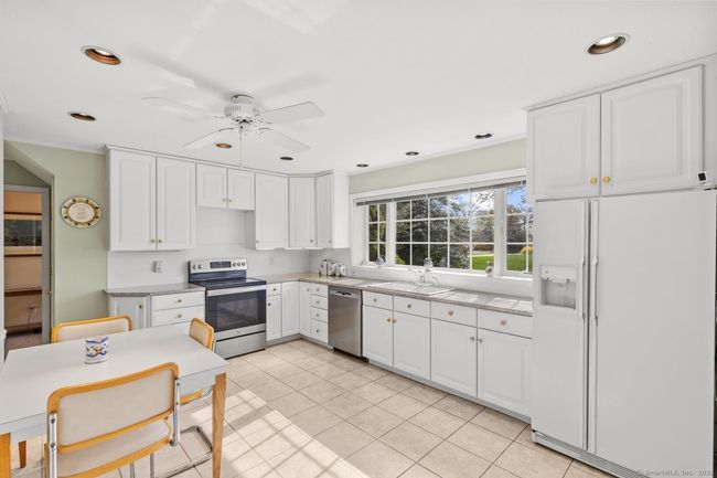5 Cromwell Ct, House other with 4 bedrooms, 3 bathrooms and 6 parking in Old Saybrook CT | Image 10