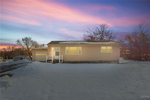 4190 Churchill Ln, Canastota, NY, 13032-4138 | Card Image