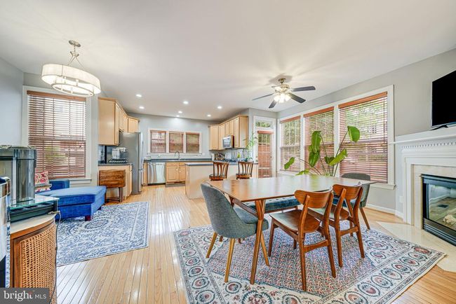 11559 Cavalier Landing Ct, Townhouse with 3 bedrooms, 4 bathrooms and null parking in FAIRFAX VA | Image 7