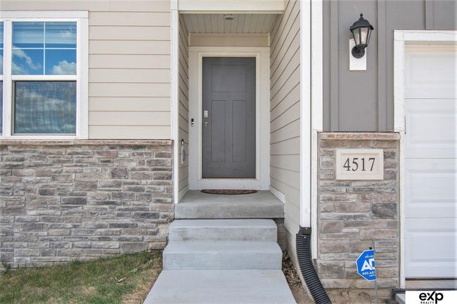 4517 Lawnwood Dr, House other with 4 bedrooms, 3 bathrooms and 3 parking in Bellevue NE | Image 4