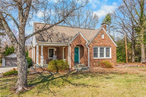 1916 Guilford College Rd, Jamestown, NC, 27282-9303 | Card Image