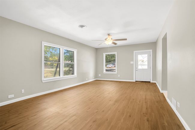 424 Denton St, House other with 4 bedrooms, 2 bathrooms and null parking in Howe TX | Image 6