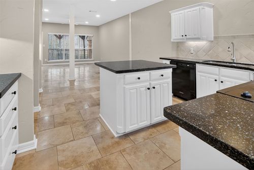 2122 Clear Lake Rd, Weatherford, TX, 76087-7984 | Card Image