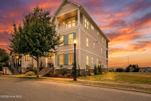 808 E Front St, New Bern, NC, 28560-4076 | Card Image