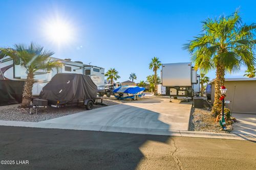 1905 Victoria Farms Rd, Lake Havasu City, AZ, 86404-8535 | Card Image