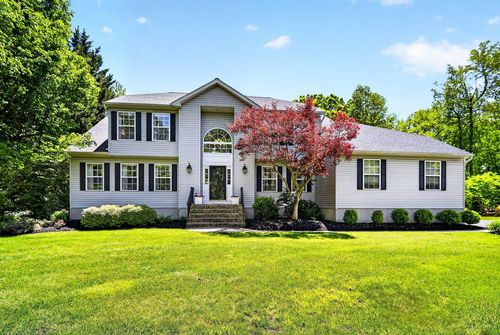 28 Arnold Ln, ROBBINSVILLE, NJ, 08691-3047 | Card Image