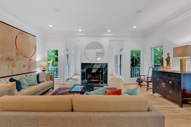400 Old Ivy Rd Ne, House other with 6 bedrooms, 6 bathrooms and 3 parking in Atlanta GA | Image 12