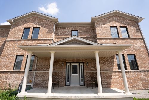 134 Tartan Ave, Kitchener, ON, N2R0N4 | Card Image