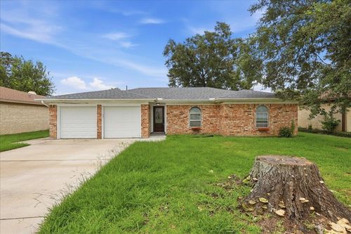 1725 Shirley Cir, Beaumont, TX, 77707-2635 | Card Image