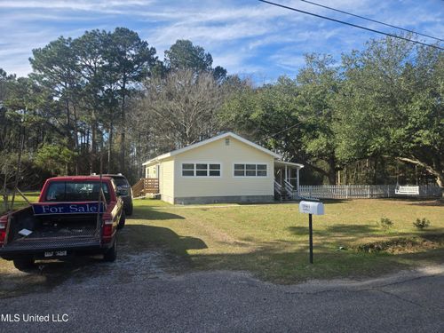 15593 Walter Smith Rd, Gulfport, MS, 39503-9097 | Card Image