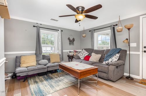 303 W Martin St, Benson, NC, 27504-1145 | Card Image