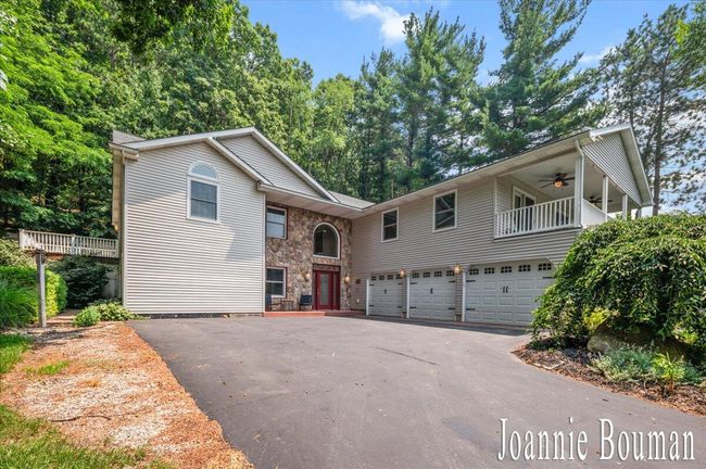 10466 Riverview Dr, House other with 5 bedrooms, 4 bathrooms and null parking in Plainwell MI | Image 37