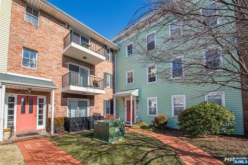 1007 Unicorn Way, Clifton, NJ, 07011-2069 | Card Image