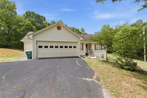 949 Smallwood Dr, Commerce, GA, 30529-3280 | Card Image
