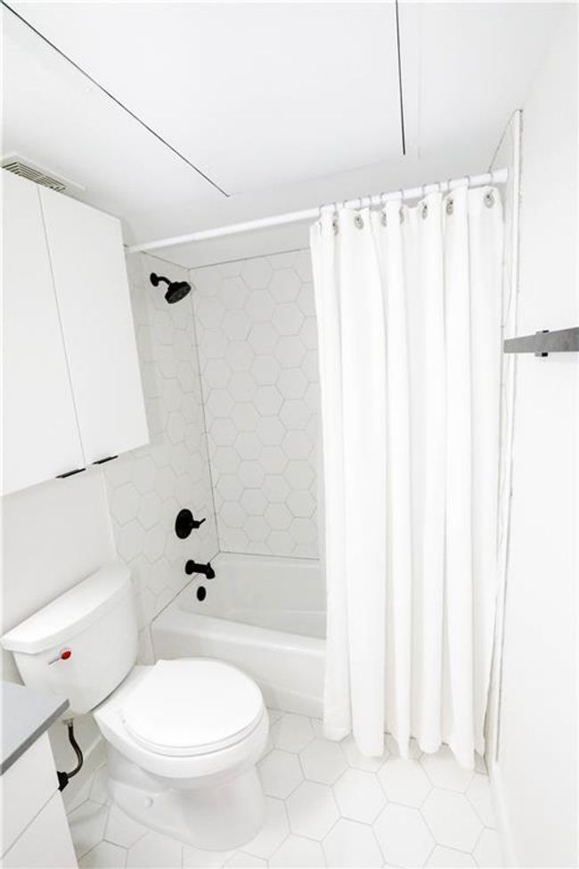 Full bathroom 2 | Image 14