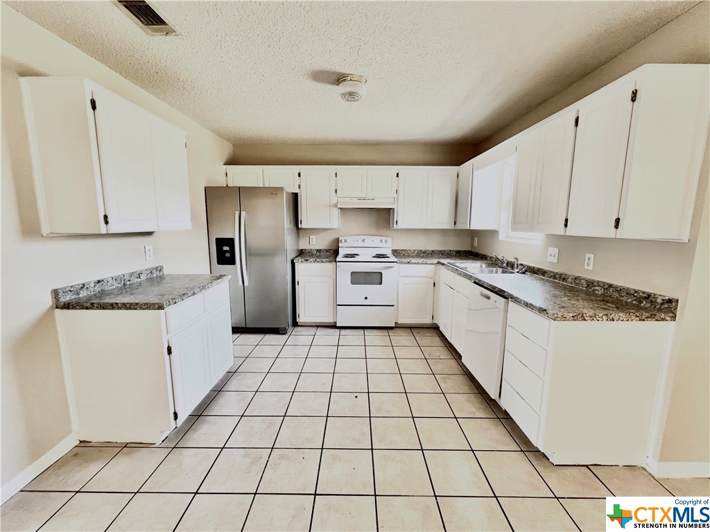Sand Dollar Dr, Killeen, TX 76549
