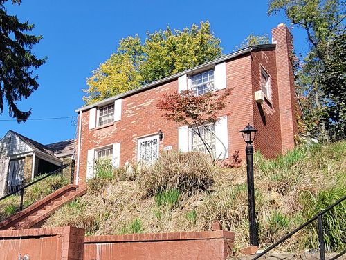 1468 Elizabeth Blvd, Wilkinsburg, PA, 15221-1223 | Card Image
