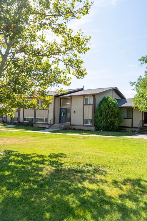 305 Elmwood Dr, Orem, UT, 84057-4109 | Card Image