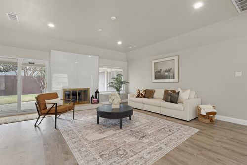 6350 Glennox Ln, Dallas, TX, 75214-2146 | Card Image