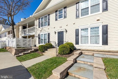 55-10206 Willow Mist Ct, OAKTON, VA, 22124-3116 | Card Image