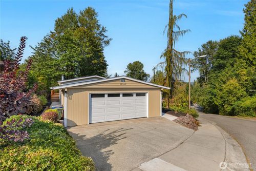 17367 Woodcrest Dr Ne, Bothell, WA, 98011-5458 | Card Image