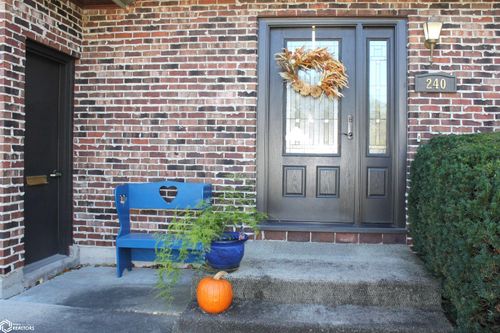 240 W Manning Ave, Ottumwa, IA, 52501-1352 | Card Image
