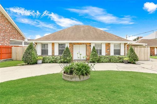 147 Moss Ln, River Ridge, LA, 70123-2823 | Card Image