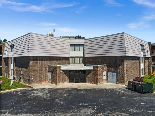105-924 S Lake Ct, Westmont, IL, 60559-2434 | Card Image
