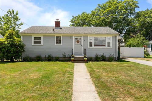 19 Murphy Cir, Middletown, RI, 02842-6227 | Card Image