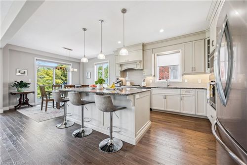 18 Mcintyre Crt, Guelph, ON, N1L0N1 | Card Image