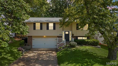 2726 Bremerton Rd, Brentwood, MO, 63144-2606 | Card Image