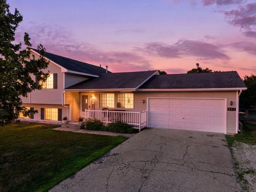 504 S Maple St, Belle Plaine, MN, 56011-2165 | Card Image