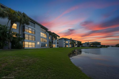 303-1528 Whitehall Dr, Davie, FL, 33324-6679 | Card Image