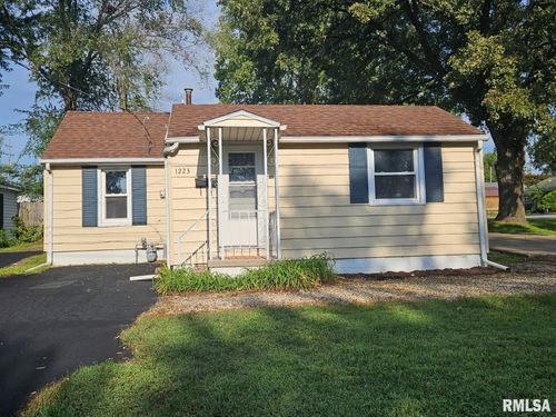 1223 N Front St, Chillicothe, IL, 61523-1624 | Card Image