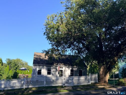 95 Old Norwich Rd, Quaker Hill, CT, 06375-1416 | Card Image