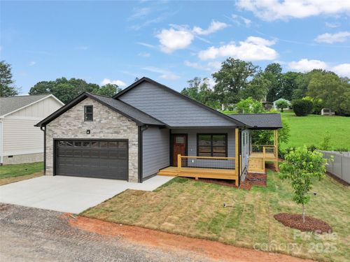 141 Peyton Elaine Road, Clyde, NC, 28721 | Card Image