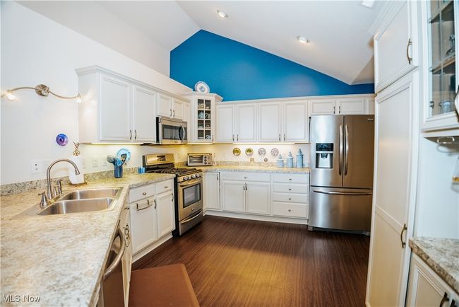 UNIT-203 - 9264 Sharrott Rd, Condo with 3 bedrooms, 2 bathrooms and null parking in Poland OH | Image 14