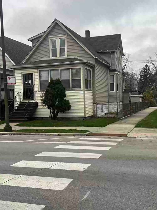 garden-10434 S Wentworth Avenue, Chicago, IL, 60628 | Card Image