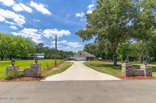 607 Brooks Avenue, Pelahatchie, MS, 39145 | Card Image