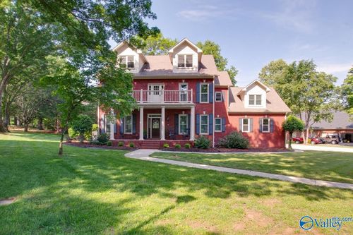 2726 Treyburne Ln Se, Owens Cross Roads, AL, 35763-9326 | Card Image