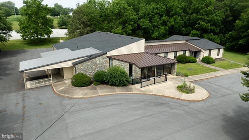 381 Route 41, GAP, PA, 17527-1308 | Card Image